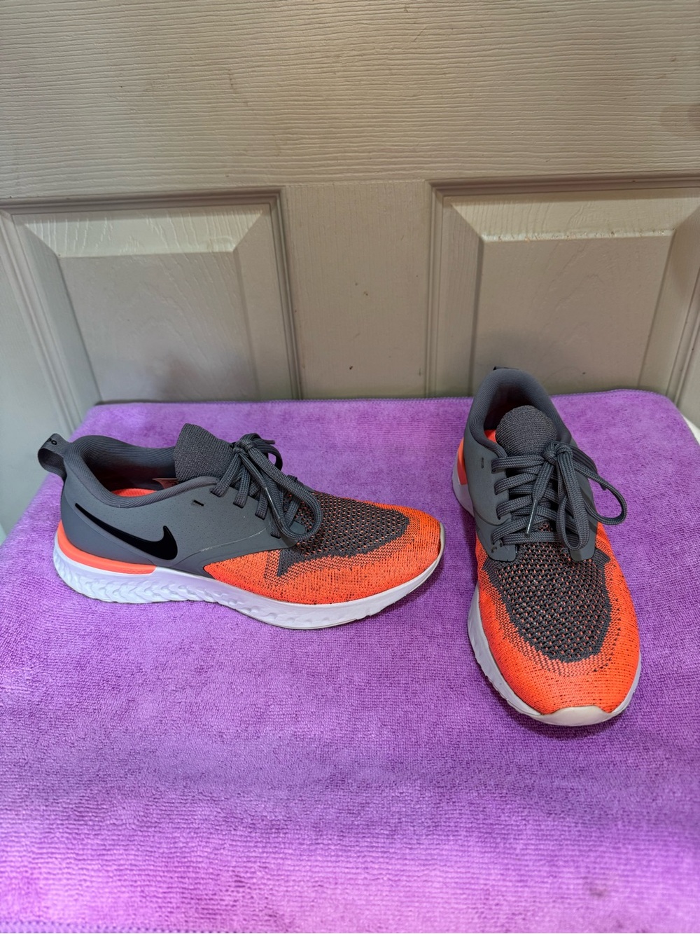 Nike Odyssey React 2 Flyknit Women's Size 6.5 Grey Bright Mango AH1016-004